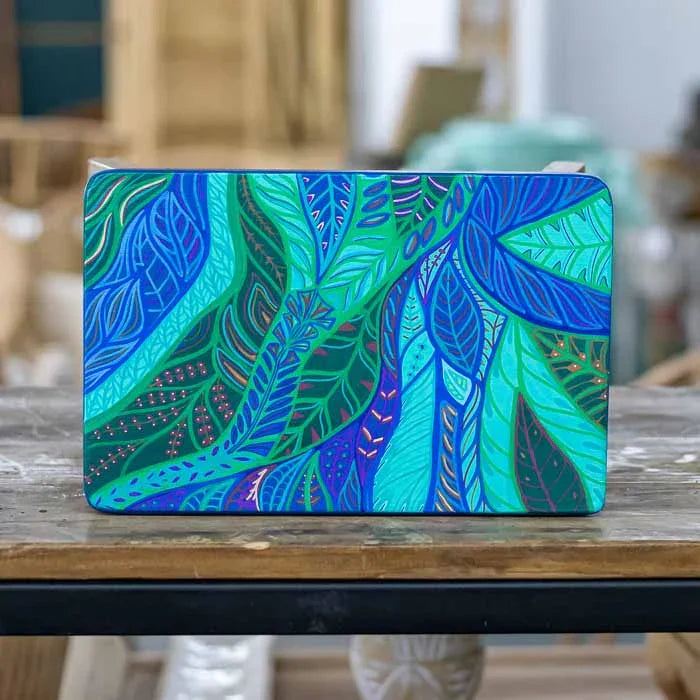 Apoio decorativo sustentável modelo Simples com inspiração floral natural.