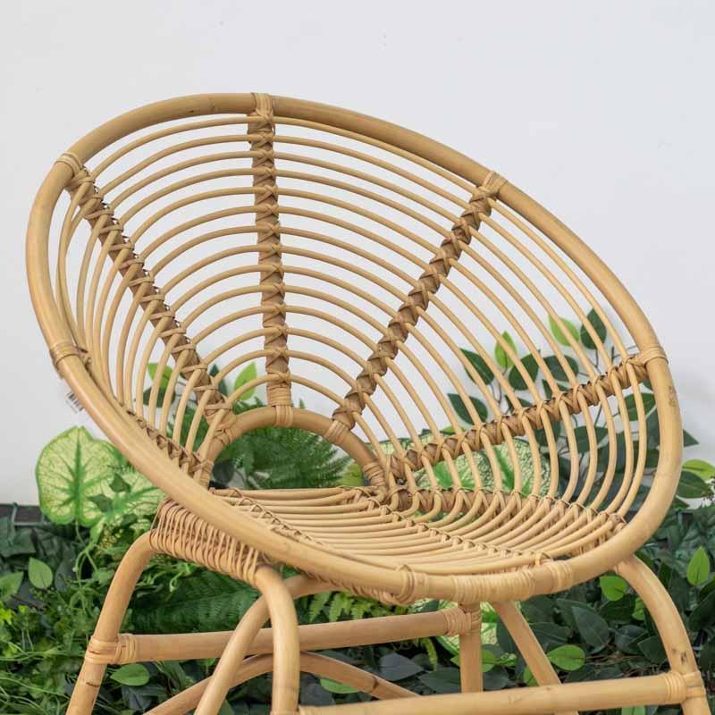 Poltrona decorativa Boho Chic de 90cm de altura, perfeita para criar um nicho de leitura acolhedor e natural.