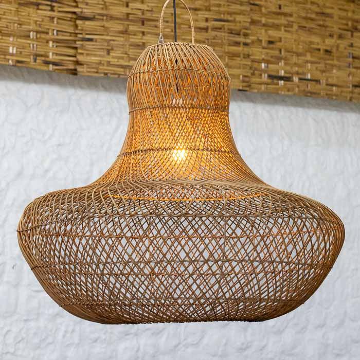 Luminária decorativa SaPa em fibras de origem vietnamita feita à mão.