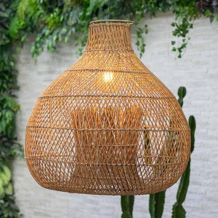 Luminária pendente Hanoi artesanal em rattan natural do Vietnã.