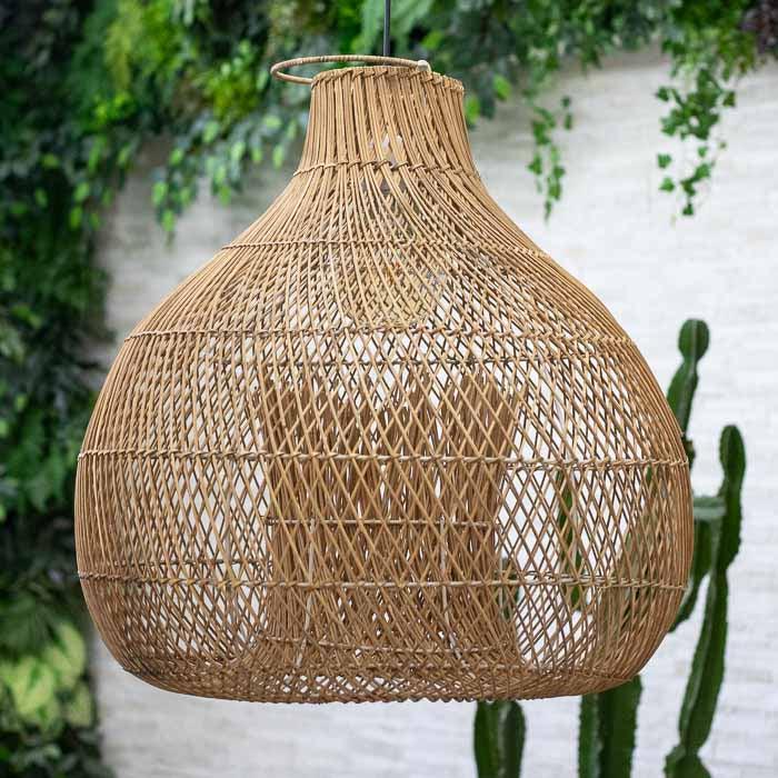 Luminária exclusiva Hanoi feita à mão em rattan natural.