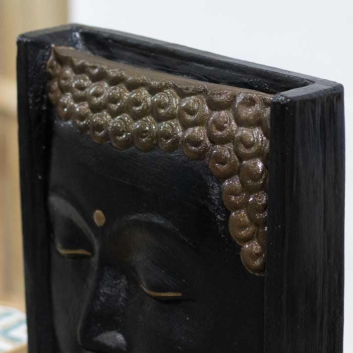 Item artesanal para Feng Shui, simbolizando fluxo e abundância no lar.