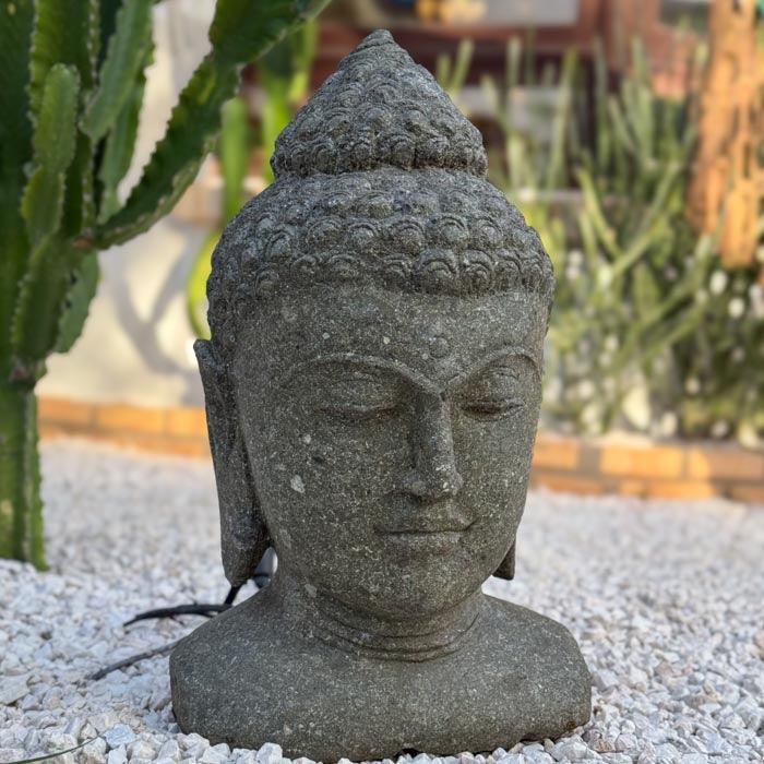 escultura estatua buda buddha cabeca busto rosto esculpida pedra vulcanica bali indonesia artesanato zen budismo templo meditacao nirvana jardim garden decoracao casa comprar loja artesintonia