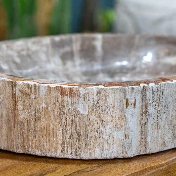 Arte funcional de Bali com acabamento refinado e matéria-prima natural e milenar.