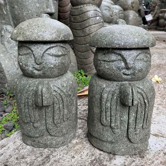 Estátua de monge de Bali para recepção de residências e espaços de meditação sofisticados.