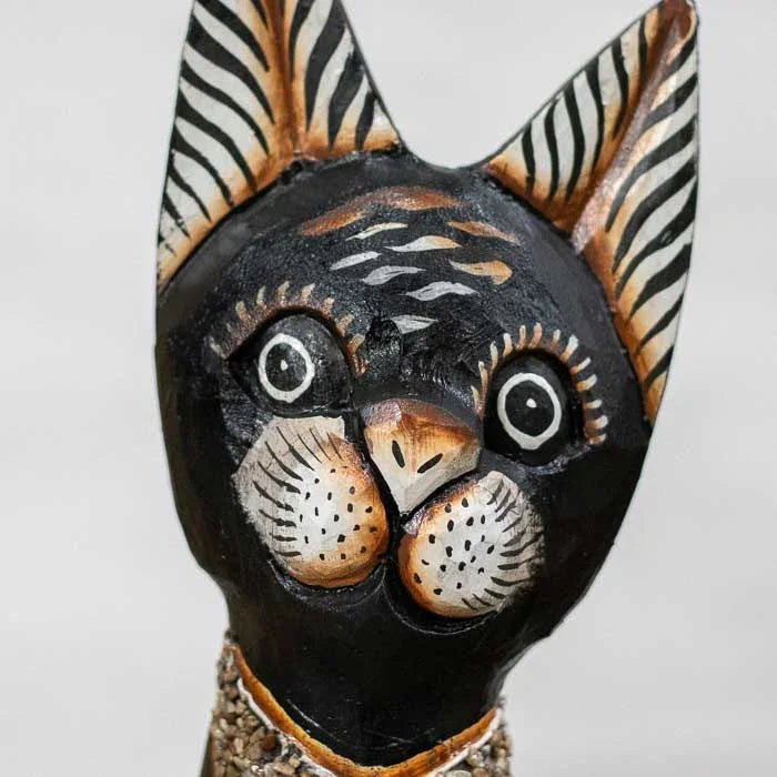 Gatos Decorativos artesanais esculpidos à mão em madeira natural de Bali.