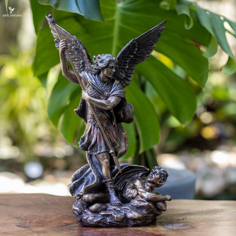 escultura-estatua-resina-veronese-design-sao-miguel-arcanjo-cobre-decoracoes-estatuetas-casa-home-artesintonia-6