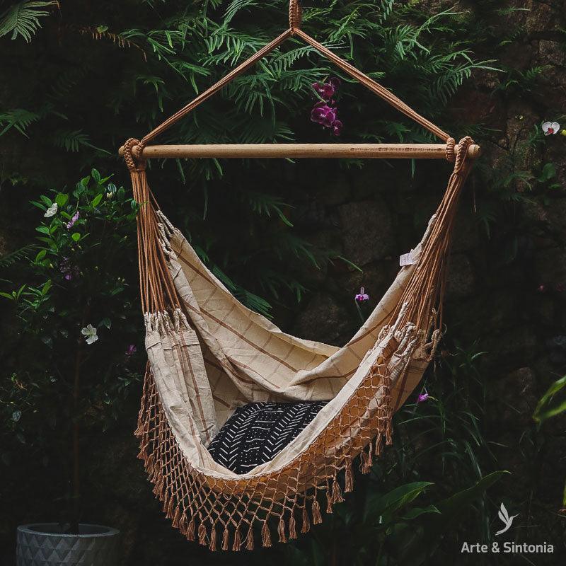 rede-descanso-com-listras-bege-marrom-decorativa-decoracao-home-decor-casa-artesintonia-balanço-artesanato-brasileiro-decoraçao-zen