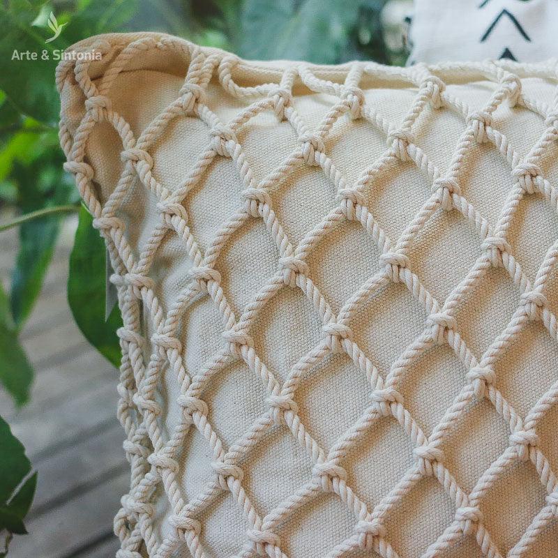 capa-almofada-macrame-corda-branco-home-decor-decoracao-boho-interna-casa-textil-artesintonia-5