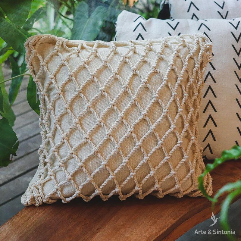 capa-almofada-macrame-corda-branco-home-decor-decoracao-boho-interna-casa-textil-artesintonia-3
