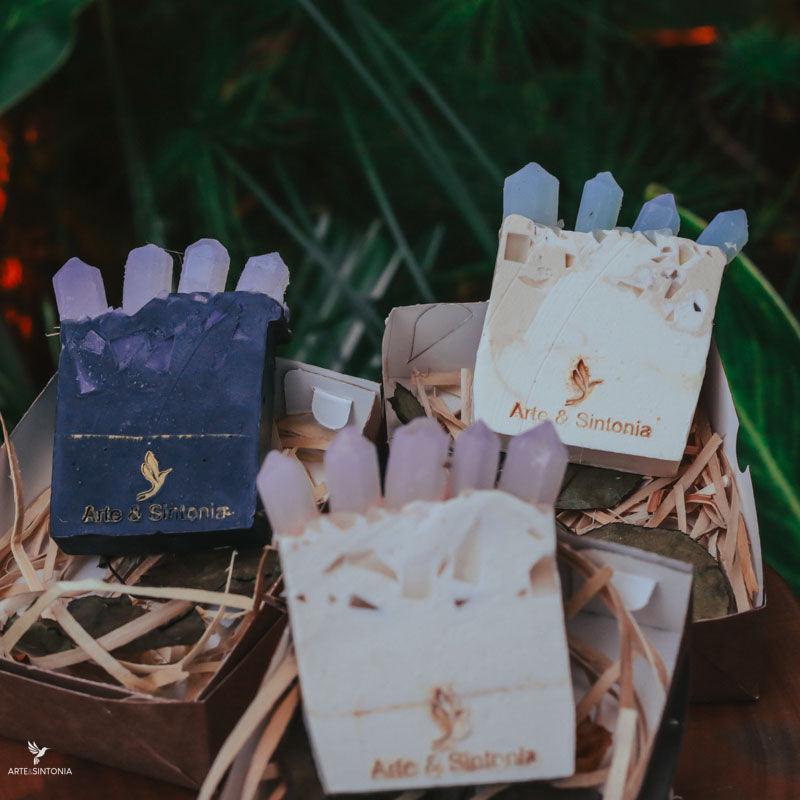 sabonetes naturais veganos caya bath soap vegan natural handmade self care artesanal ametista quartzo rosa amazonita artesintonia 7