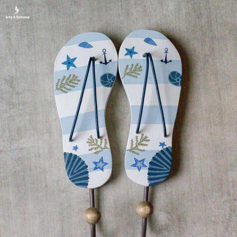 cabideiro artesanal madeira decoracao chinelos havaianas objetos decorativos casa ambientes quartos paredes artesanatos brasileiros home decor curral da cor mineiros artesintonia 10