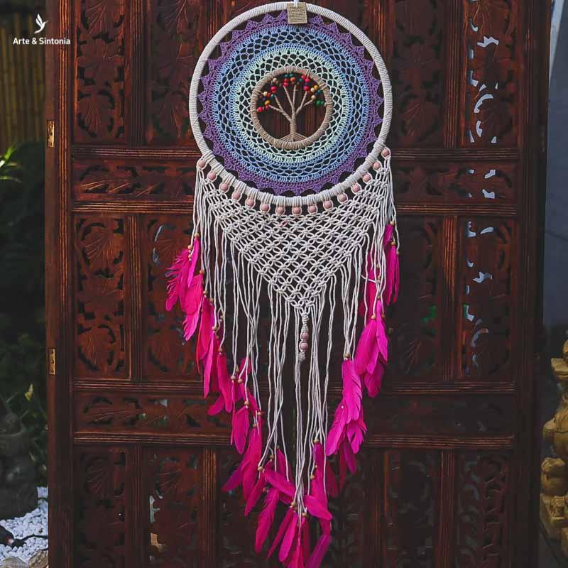 Filtro dos sonhos árvore da vida em macramê artesanal de Bali.