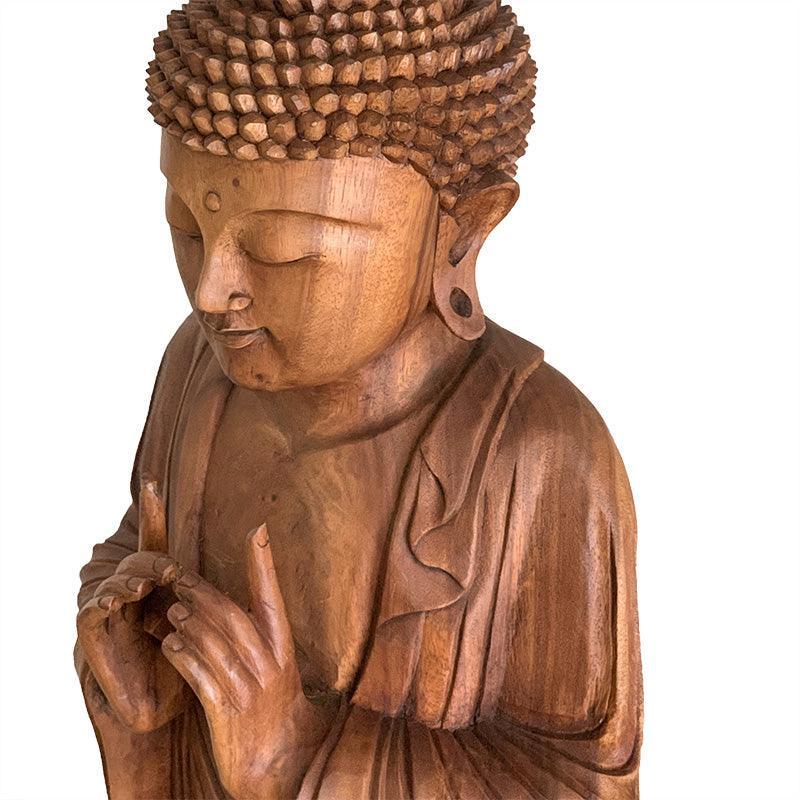 Escultura artesanal da Indonésia com entalhes detalhados em madeira nobre de alta densidade.