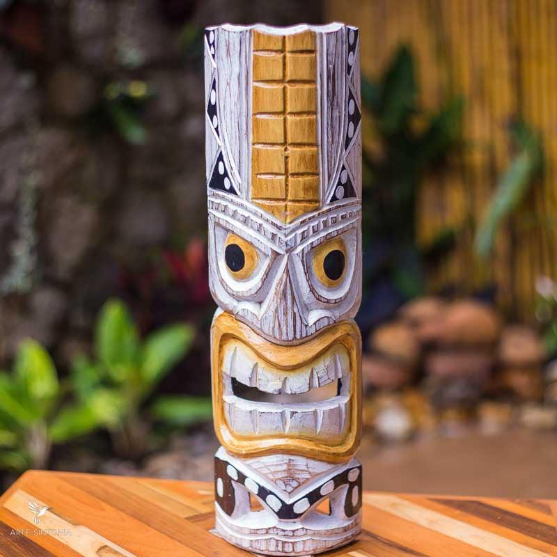 mascara-mask-tiki-branca-decorativa-paredes-colecao-bali-2022-artesanatos-decorativos-handycrafts-balinese-indonesia-wood-carved-carving-estatuas-entalhadas-madeira-basket-34