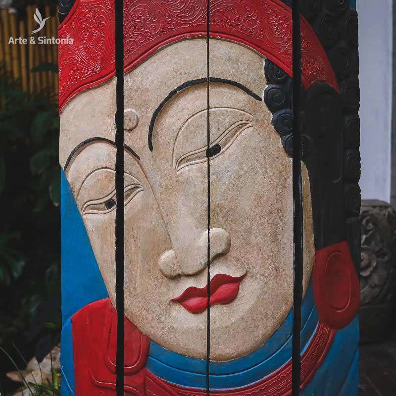placa buda buddha arte decorativa artdecor bali art balines indonesia decoracao zen parede artesanal artesanato vermelho azul preto colorido madeira entalhada entalhado