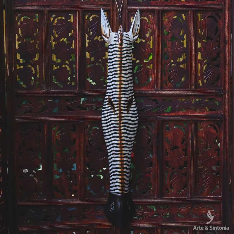 mascara-mask-decorativa-zebra-madeira-home-decor-decoracao-parede-animais-decorativos-artesanal-artesanato-balines-bali-indonesia-artesintonia-1