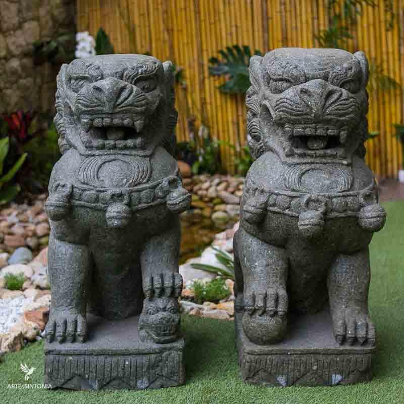 dragoes-leoes-fu-budistas-decoracao-garden-jardim-guardioes-templos-guardia-balines-entalhados-pedra-greenstone-indonesia-1