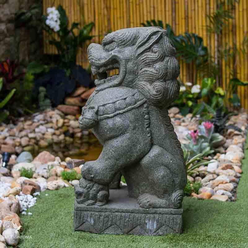 dragoes-leoes-fu-budistas-decoracao-garden-jardim-guardioes-templos-guardia-balines-entalhados-pedra-greenstone-indonesia-5