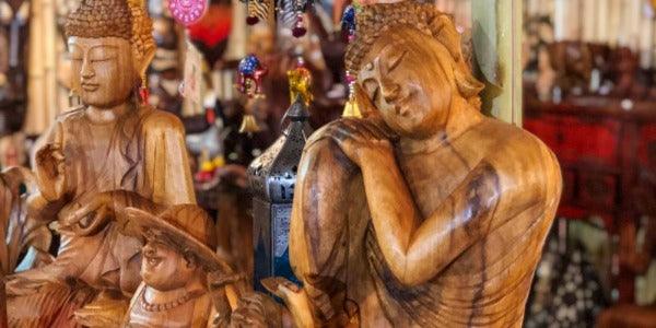esculturas-buddhas-decoração-madeira-interiores