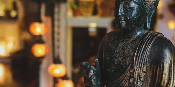 buda-medicina-meditando-sentado-decoracao-zen