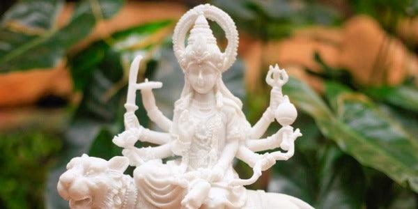 escultura-decorativa-marmorite-deusa-hinduismo-durga-tigre