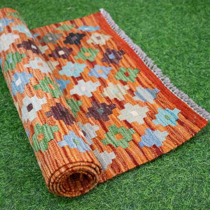 Peça artesanal Kilim geométrico feito à mão em tear paquistanês.