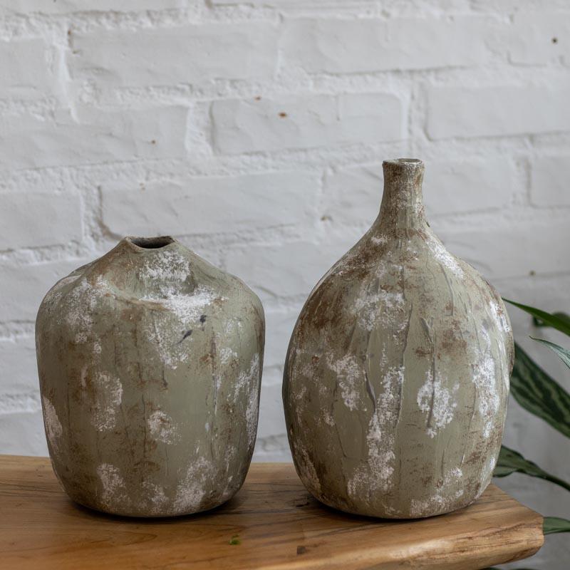vaso cachepot em cerâmica antik feito à mão por artesão brasileiro.  