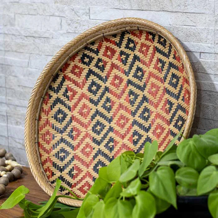 https://www.artesintonia.com.br/cdn/shop/files/AJ010-5-balaio-cestaria-indigena-aruma-brasil-artesanato-tradicional-feito-a-mao-design-natural-estilo-etnico-utilitario-decorativo-brasileiro-1.jpg?v=1750165455