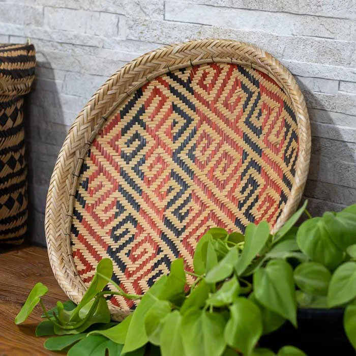 Balaio tradicional de fibra vegetal com origem nas comunidades indígenas. 