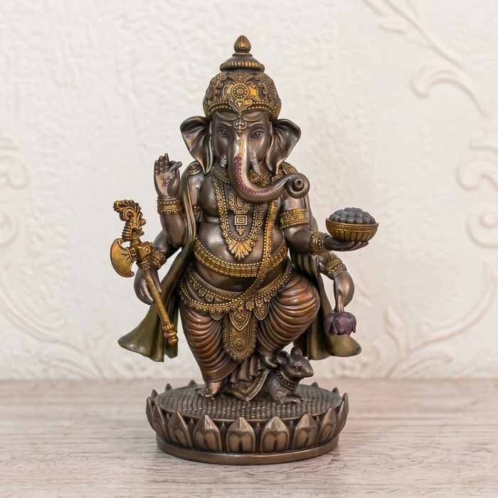 Estátua do deus hindu Ganesh em resina cor bronze.
