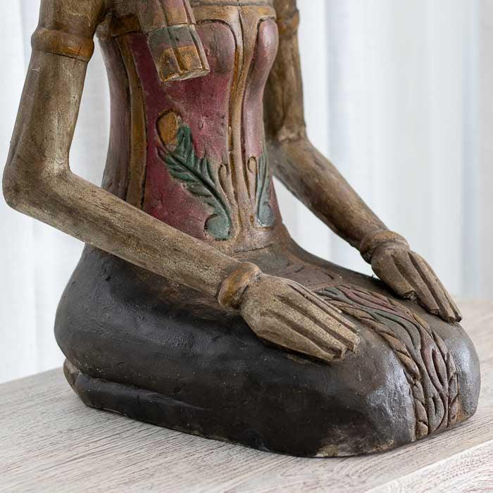 Par de esculturas artesanais em madeira entalhada de Bali, representando Loro Blonyo — união espiritual e equilíbrio entre energia masculina e feminina. 