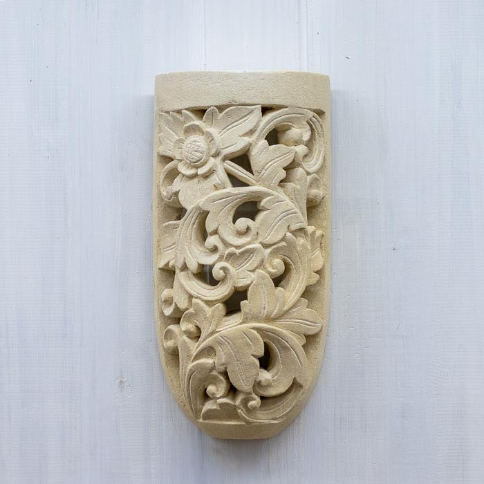 Luminária arandela artesanal de parede, esculpida em pedra limestone de Bali. 