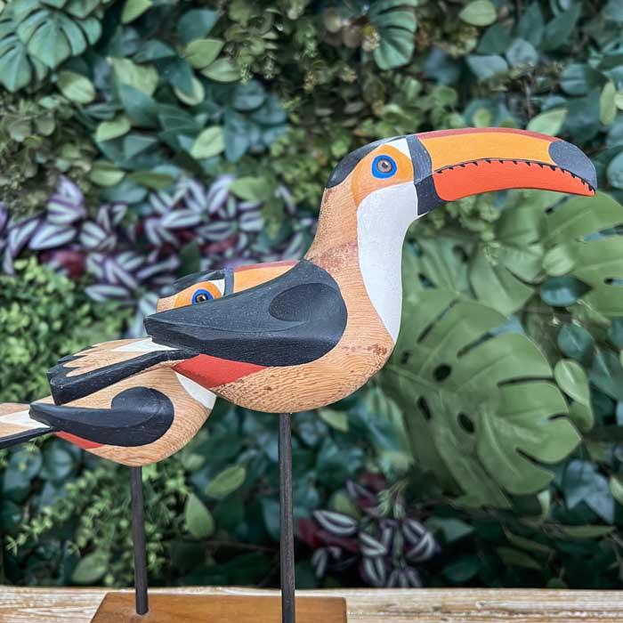 CR224-1-escultura-passaros-tucanos-artesanais-entalhados-artesanato-brasileiro-curral-cor-minas-gerais-prados-madeira-decoracao-brasileira-design-autoral-loja-artesintonia-6