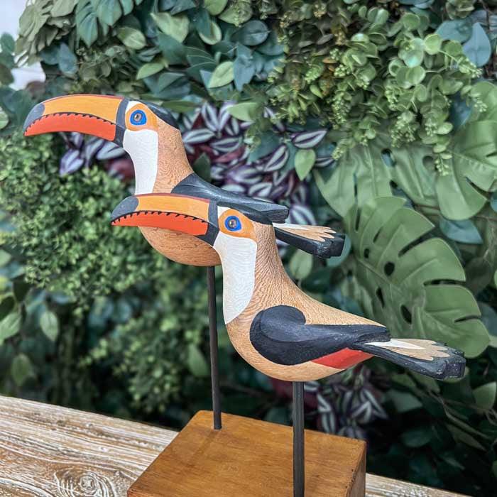 CR224-1-escultura-passaros-tucanos-artesanais-entalhados-artesanato-brasileiro-curral-cor-minas-gerais-prados-madeira-decoracao-brasileira-design-autoral-loja-artesintonia-3