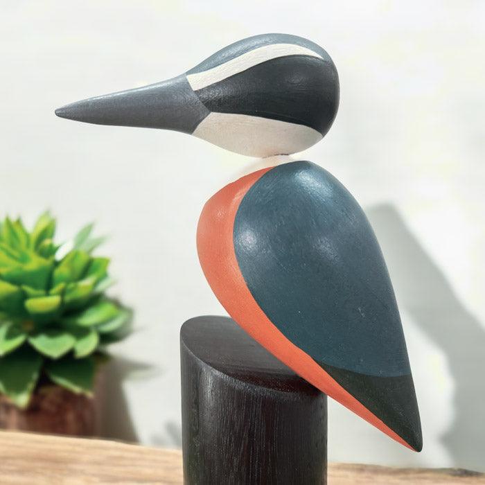 CR226-2-escultura-passaro-martins-pescador-entalhado-artesanato-brasileiro-curral-cor-minas-gerais-prados-madeira-decoracao-brasileira-design-autoral-loja-artesintonia-14