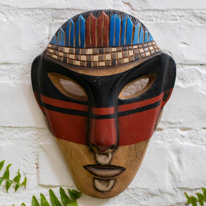 madeira-máscara-indígena-pintada-de-parede-etnia-indigena-brasileira-assurini-decoracao-brasileira-atelier-mineiro-curral-cor 1