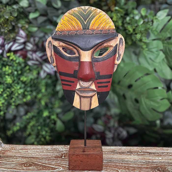 CR583-27-mascara-indigena-decorativa-etnia-bororo-artesanato-brasileiro-curral-cor-minas-gerais-prados-madeira-decoracao-brasileira-design-autoral-loja-artesintonia-2
