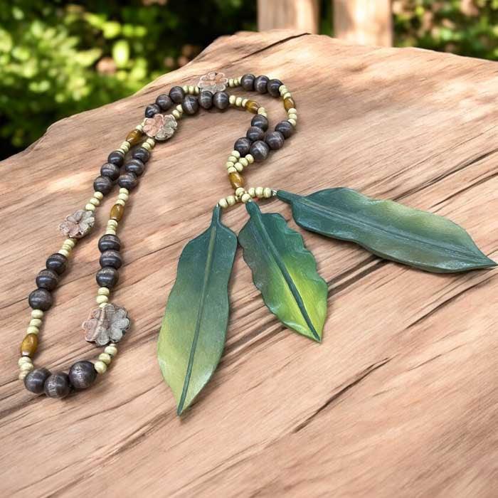 CR598-escultura-madeira-colares-decorativos-penas-curral-cor-artesanato-brasileiro-minas-gerais-loja-objetos-decorativos-casa-artesintonia-1