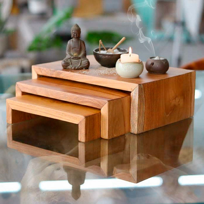 Mini altar natural de teca com acabamento acetinado perfeito para Casa Zen.