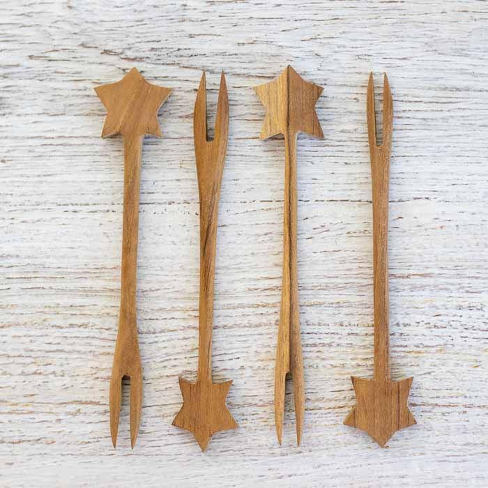 Mini garfos balineses com topo de coração para mesa posta romântica e afetiva. 