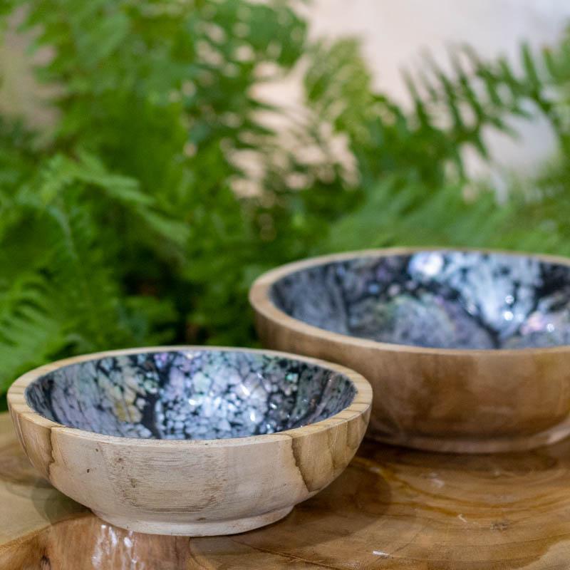 Bowl feito à mão em Bali com brilho natural e arte orgânica