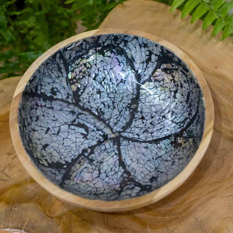 Bowl redondo de madeira com interior em madrepérola escura artesanal