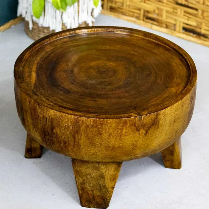 Mesa de centro feita em madeira teca natural, produzida artesanalmente em Bali.