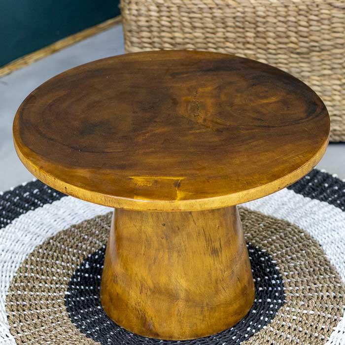 Móvel funcional com acabamento rústico, ideal para ambientes com estilo orgânico e elegante. 