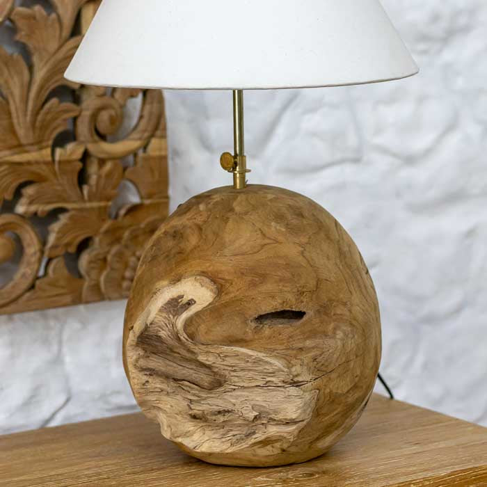 Abajur decorativo artesanal de Bali com cúpula em algodão