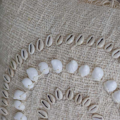capa almofada têxtil búzios conchas decoração decoração estilo boho bali balinês indonésia
