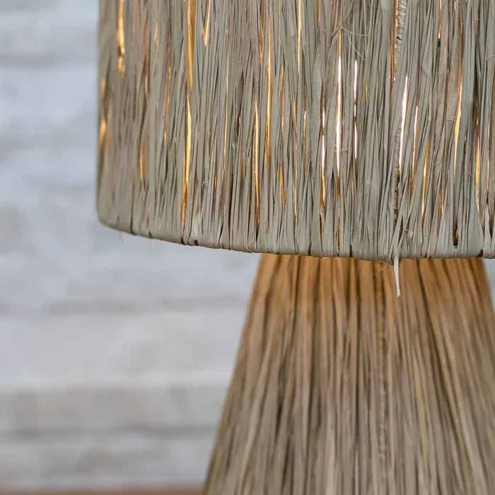 Abajur sustentável em fibra natural clara feito em Bali.