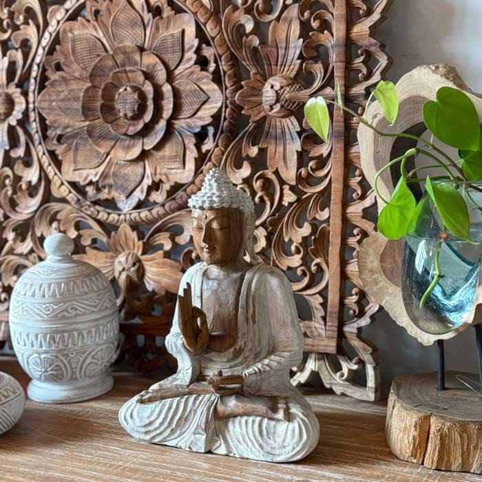 GL18-escultura-madeira-buddha-buda-relax-sereno-patina-decorativo-zen-balinesa-arte-loja-artesintonia-decoracao-balinesa-indonesia-objetos-artesanais-decorativos-home-decoration-casa 