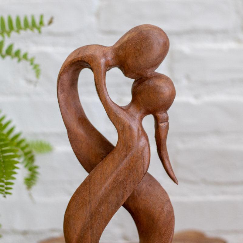 escultura abstrata madeira amor infinito artesanal arte bali casal par artesintonia home deco2